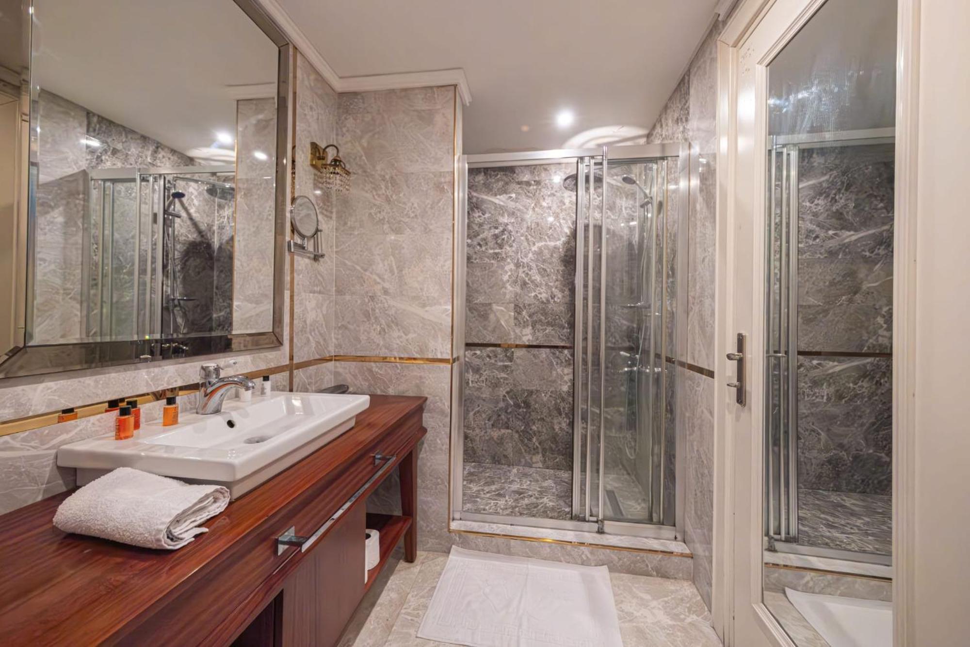 Myy Boutique Hotel Istanbul Bagian luar foto